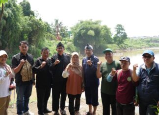 Aksi Bersama Warga dan DLH Bogor Jaga Ekosistem Sungai Cileungsi Aksi Bersama Warga dan DLH Bogor Jaga Ekosistem Sungai Cileungsi