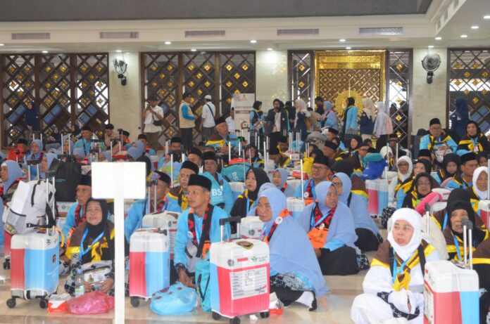 Bupati Bogor Rudy Susmanto Resmi Lepas Jamaah Haji Kloter 21 ke Tanah Suci