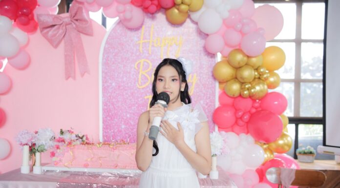 Fayola Tunjukkan Potensi Besar Lewat Debut Film dan Penampilan Panggung Perdana Fayola Tunjukkan Potensi Besar Lewat Debut Film dan Penampilan Panggung Perdana