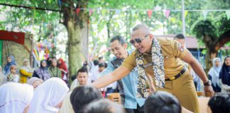Jenal Mutaqin Apresiasi Sekolah Islam Ibnu Hajar yang Jadi Filter di Era Digital Jenal Mutaqin Apresiasi Sekolah Islam Ibnu Hajar yang Jadi Filter di Era Digital