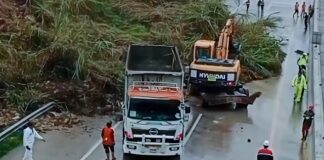 Longsor Tutup Sebagian Ruas Tol Parungkuda KM 72, Arus Lalu Lintas Dialihkan Longsor Tutup Sebagian Ruas Tol Parungkuda KM 72, Arus Lalu Lintas Dialihkan