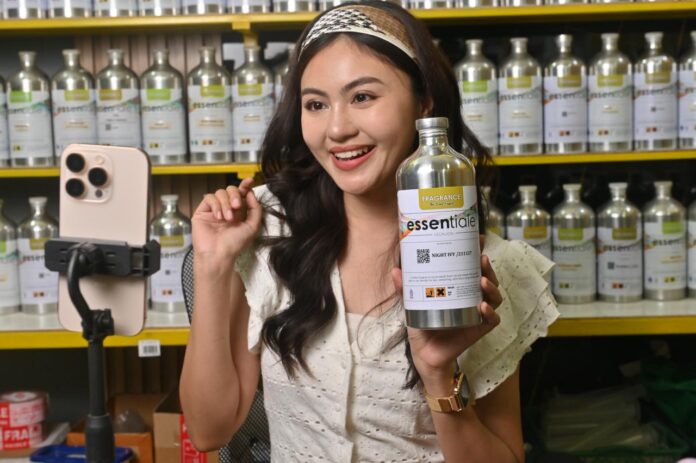 Dari Hobi Jadi Cuan, Essentiale Tawarkan Solusi Bisnis Parfum dengan Aroma Premium Dari Hobi Jadi Cuan, Essentiale Tawarkan Solusi Bisnis Parfum dengan Aroma Premium