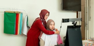 Bukan Sekadar Fashion, Workshop “Color Me Confident” Bantu Peserta Temukan Warna Terbaik Mereka Bukan Sekadar Fashion, Workshop “Color Me Confident” Bantu Peserta Temukan Warna Terbaik Mereka