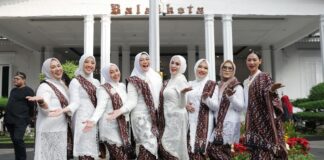 Batik Rereng Kujang Warnai HJB ke-544, Simbol Kebangkitan dan Kebanggaan Kota Bogor Batik Rereng Kujang Warnai HJB ke-544, Simbol Kebangkitan dan Kebanggaan Kota Bogor