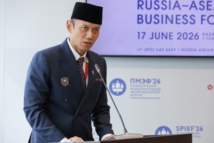 Di Forum SPIEF 2026, AHY Tawarkan Kerja Sama Giant Sea Wall kepada Rusia dan Negara Eurasia AHY Dorong Sinergi Indonesia-Eurasia untuk Infrastruktur Berkelanjutan dan Ketahanan Iklim