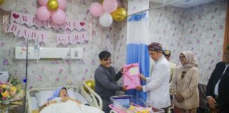 Momen Spesial HJB ke-544, Bayi Bernama Indira Priya Nur Rachim Dapat Apresiasi dari Wali Kota Bogor Momen Spesial HJB ke-544, Bayi Bernama Indira Priya Nur Rachim Dapat Apresiasi dari Wali Kota Bogor