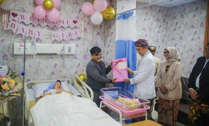 Momen Spesial HJB ke-544, Bayi Bernama Indira Priya Nur Rachim Dapat Apresiasi dari Wali Kota Bogor