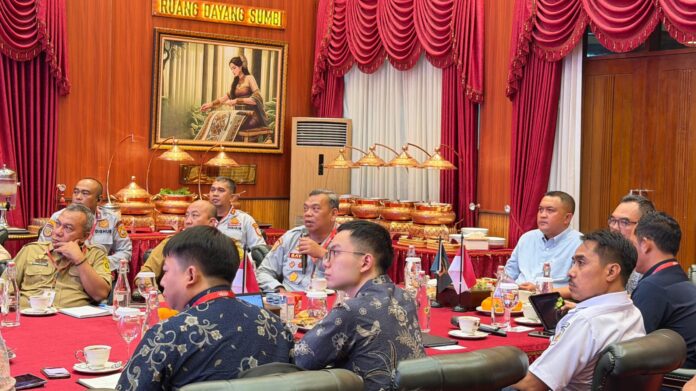 Pemkab Bogor Bahas Pengembangan Jalur Kereta ke Puncak dan Wilayah Barat Pemkab Bogor Bahas Pengembangan Jalur Kereta ke Puncak dan Wilayah Barat