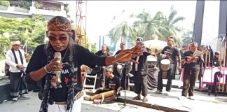 Lagu Ciliwung Menggema di Tugu Kujang, KPJ Bogor Soroti Isu Lingkungan Lagu Ciliwung Menggema di Tugu Kujang, KPJ Bogor Soroti Isu Lingkungan
