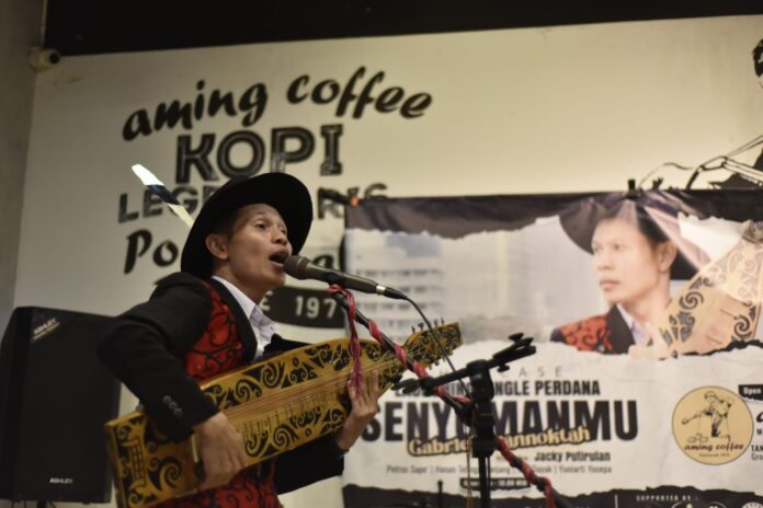 Angkat Budaya Dayak ke Panggung Musik Modern, Gabriel Drannoktah Rilis "Senyumanmu" Angkat Budaya Dayak ke Panggung Musik Modern, Gabriel Drannoktah Rilis "Senyumanmu"
