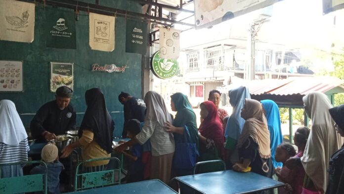 Bogor Hangatkan Jumat Berkah, SEBA Indonesia Bagikan 100 Paket Makanan