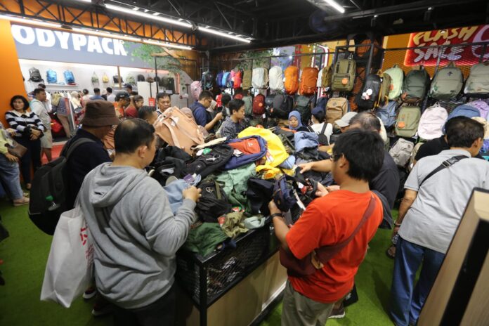 Promo Outdoor Terbaik di Jakarta Fair 2026, Jaket Waterproof Mulai Rp99 Ribu