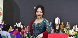 Oshin Mega Bintang Gaungkan Identitas Budaya Lewat Parade 1.000 Profesi Berkebaya Oshin Mega Bintang Gaungkan Identitas Budaya Lewat Parade 1.000 Profesi Berkebaya