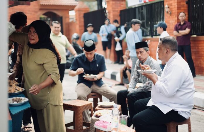 Sarapan Ketoprak, Bupati Bogor Rudy Susmanto Ajak Warga Dukung UMKM Kuliner Lokal Sarapan Ketoprak, Bupati Bogor Rudy Susmanto Ajak Warga Dukung UMKM Kuliner Lokal