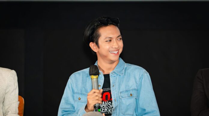Bukan Sekadar Akting, Saputra Kori Jadi Kameramen Sekaligus di Film 402 Rumah Sakit Angker Korea Bukan Sekadar Akting, Saputra Kori Jadi Kameramen Sekaligus di Film 402 Rumah Sakit Angker Korea