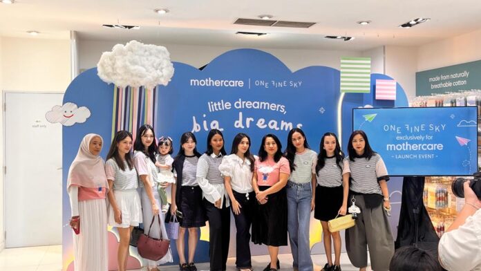 Kolaborasi Mothercare dan One Fine Sky Hadirkan Fashion Anak yang Penuh Makna Kolaborasi Mothercare dan One Fine Sky Hadirkan Fashion Anak yang Penuh Makna