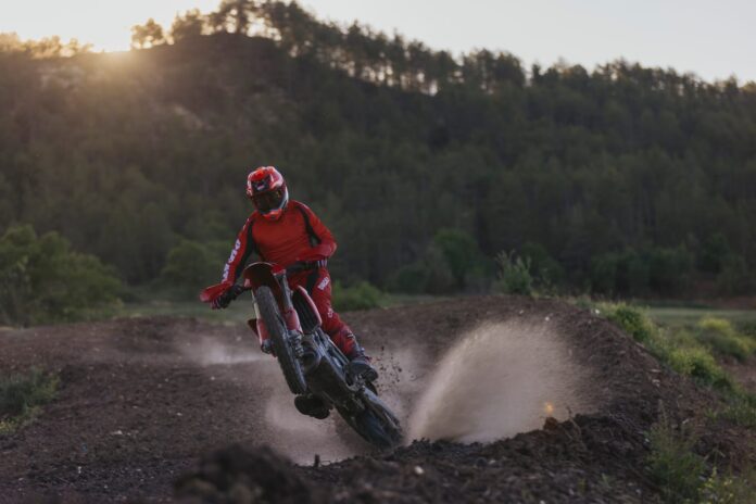 Ducati Desmo450 EDS Resmi Meluncur, Motor Enduro Pertama Ducati dengan Teknologi Desmodromic