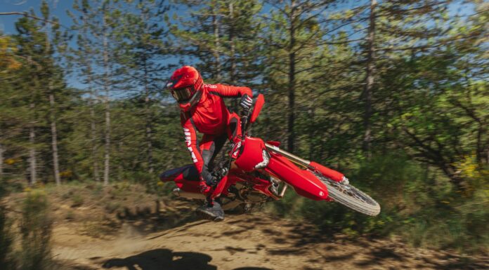 Ducati Desmo250 MX Debut Global, Mengusung Mesin Desmodromic dan Ducati Traction Control Ducati Desmo250 MX Debut Global, Mengusung Mesin Desmodromic dan Ducati Traction Control