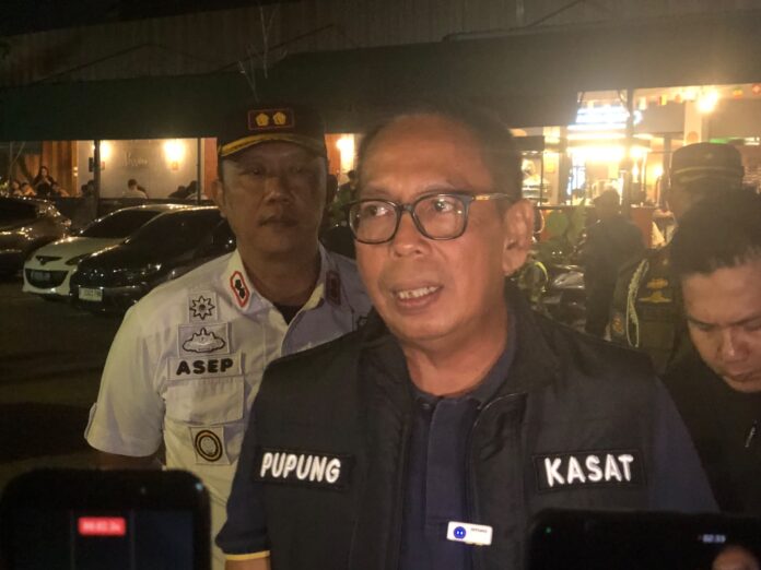 Imbas Video Keributan Viral, Satpol PP Periksa Tipzy Bears dan Temukan Puluhan Botol Minuman Beralkohol Imbas Video Keributan Viral, Satpol PP Periksa Tipzy Bears dan Temukan Puluhan Botol Minuman Beralkohol