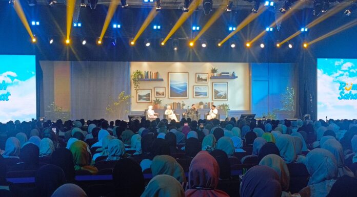 Ivan Gunawan hingga Aa Gym Hadir, Amazing Muharram 15 Gaungkan Gerakan Wakaf 99 Masjid Ivan Gunawan hingga Aa Gym Hadir, Amazing Muharram 15 Gaungkan Gerakan Wakaf 99 Masjid