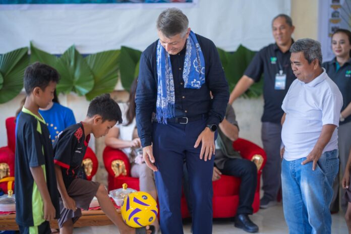 Delegasi Uni Eropa Tinjau Program Konservasi Laut di Minahasa Utara, Perkuat Kolaborasi Ekonomi Biru Delegasi Uni Eropa Tinjau Program Konservasi Laut di Minahasa Utara, Perkuat Kolaborasi Ekonomi Biru