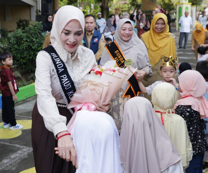 Yantie Rachim Pastikan MPLS Ramah Anak, Pantau Program MBG dan Gerakan Serbukatif di Dua Sekolah Kota Bogor Yantie Rachim Pantau MPLS di TK dan SMP Kota Bogor, Tegaskan PAUD Tanpa Calistung dan Pastikan Program MBG Berjalan
