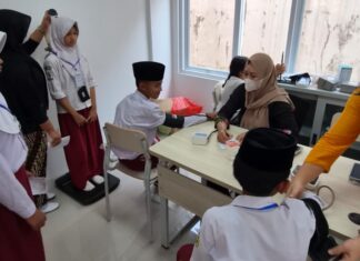 100 Siswa Sekolah Rakyat di Kabupaten Bogor Ikuti Cek Kesehatan Gratis 100 Siswa Sekolah Rakyat di Kabupaten Bogor Ikuti Cek Kesehatan Gratis