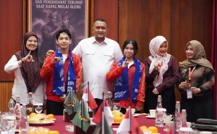 Bawa Budaya Bogor ke Eropa, Rudy Susmanto Lepas Kontingen ke Hungaria dan Serbia