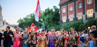 Putra-Putri Kabupaten Bogor Tampil di Festival Budaya Eropa, Bawa Seni Indonesia ke Panggung Internasional Putra-Putri Kabupaten Bogor Tampil di Festival Budaya Eropa, Bawa Seni Indonesia ke Panggung Internasional