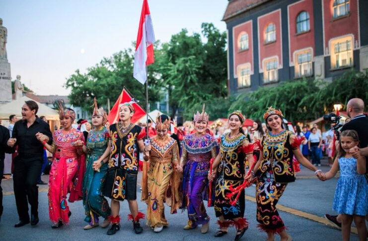 Putra-Putri Kabupaten Bogor Tampil di Festival Budaya Eropa, Bawa Seni Indonesia ke Panggung Internasional Putra-Putri Kabupaten Bogor Tampil di Festival Budaya Eropa, Bawa Seni Indonesia ke Panggung Internasional
