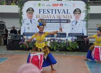 Festival Budaya Sunda Satukan Ribuan Guru PAUD, Perkuat Wajib Belajar 13 Tahun dan Pelestarian Budaya Festival Budaya Sunda Satukan Ribuan Guru PAUD, Perkuat Wajib Belajar 13 Tahun dan Pelestarian Budaya