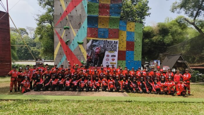 14 Personel Kabupaten Bogor Ikuti Sekolah Vertical Rescue Indonesia, Perkuat Kompetensi Penyelamatan 14 Personel Kabupaten Bogor Ikuti Sekolah Vertical Rescue Indonesia, Perkuat Kompetensi Penyelamatan
