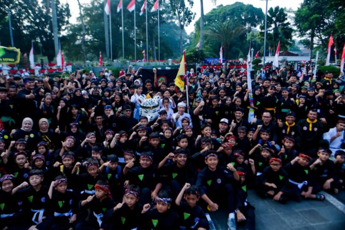 Kirab PPSI ke-69 Meriah, Dedie Rachim Dorong Generasi Muda Lestarikan Pencak Silat Kirab PPSI ke-69 Meriah, Dedie Rachim Dorong Generasi Muda Lestarikan Pencak Silat