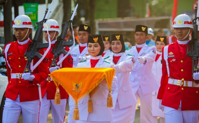 Paskibraka Kota Bogor Tampil Memukau Saat Kibarkan Merah Putih di Lapangan Sempur