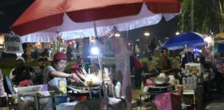 Nobar Timnas Indonesia di Alun-alun Kabupaten Bogor Meriah, Warga Rasakan Kebersamaan dan UMKM Ikut Bergairah Nobar Timnas Indonesia di Alun-alun Kabupaten Bogor Meriah, Warga Rasakan Kebersamaan dan UMKM Ikut Bergairah
