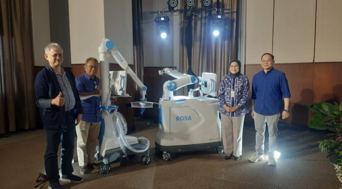 Teknologi ROSA Diperkenalkan di RS Premier Bintaro, Bantu Dokter Tangani Operasi Lutut Teknologi ROSA Diperkenalkan di RS Premier Bintaro, Bantu Dokter Tangani Operasi Lutut