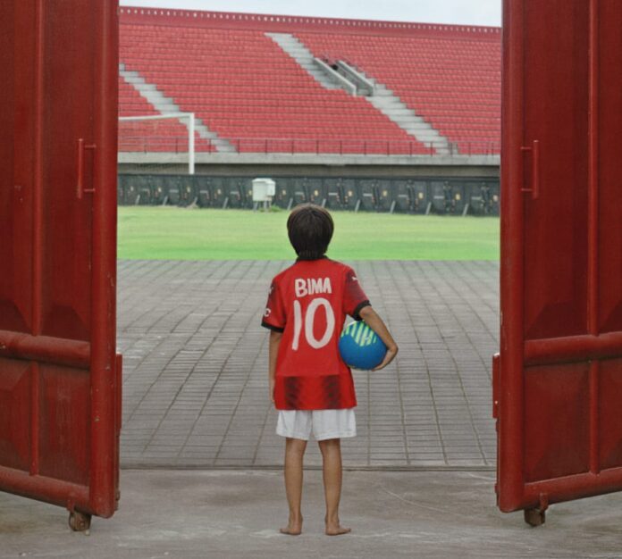 Film FORZA Rilis Teaser, Kisahkan Perjuangan Anak Bali Mengejar Mimpi ke AC Milan Film FORZA Rilis Teaser, Kisahkan Perjuangan Anak Bali Mengejar Mimpi ke AC Milan
