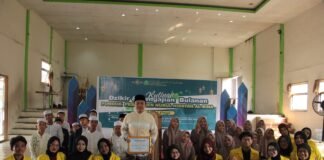 HIMAFIS UI Ajak Santri Kenali Skoliosis Sejak Dini dan Peduli Kesehatan Tulang Belakang HIMAFIS UI Ajak Santri Kenali Skoliosis Sejak Dini dan Peduli Kesehatan Tulang Belakang