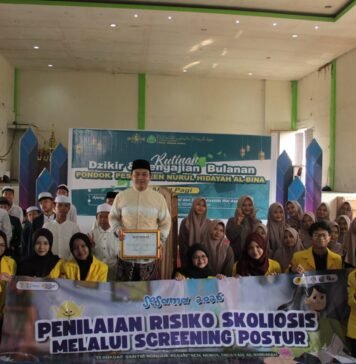 HIMAFIS UI Ajak Santri Kenali Skoliosis Sejak Dini dan Peduli Kesehatan Tulang Belakang HIMAFIS UI Ajak Santri Kenali Skoliosis Sejak Dini dan Peduli Kesehatan Tulang Belakang
