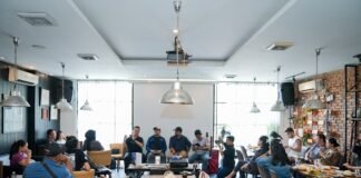 Buku ‘Mengintip Sepotong Surga’ Ungkap Kisah Ekspedisi Puncak Trikora Papua Buku ‘Mengintip Sepotong Surga’ Ungkap Kisah Ekspedisi Puncak Trikora Papua