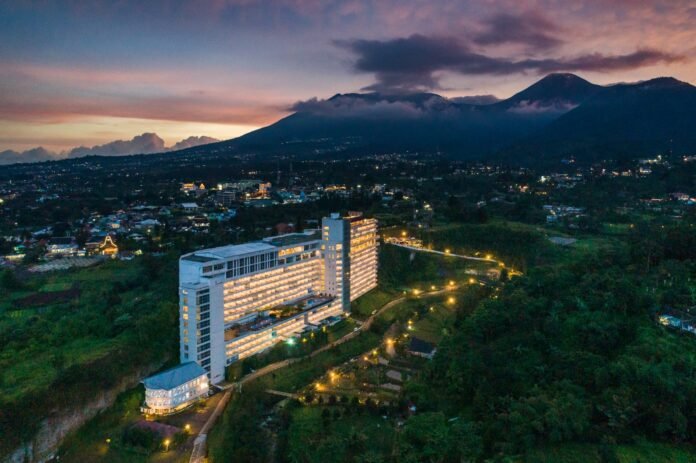Le Eminence Puncak Rayakan 10 Tahun Perjalanan dengan Pengalaman Istimewa dan Aksi Kepedulian