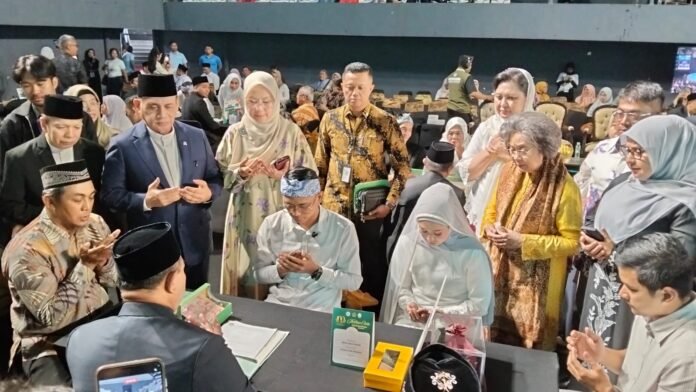 Satu Abad Rahmi Hatta: “RUMAH” Hadirkan Fashion Performance Art, 40 Pasangan Ikuti Nikah Massal