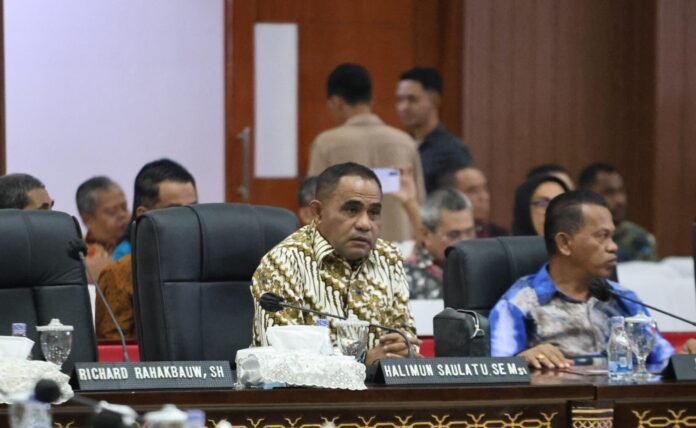 Bapak Halimun Tunjukkan Apresiasi dan Partisipasi dalam Momentum Bersejarah Jemaat GPM Haria Bapak Halimun Tunjukkan Apresiasi dan Partisipasi dalam Momentum Bersejarah Jemaat GPM Haria