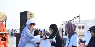 Kementerian Ekraf Pulihkan Trauma Anak Pascabencana di Pariaman Lewat Seni Rupa Kementerian Ekraf Pulihkan Trauma Anak Pascabencana di Pariaman Lewat Seni Rupa