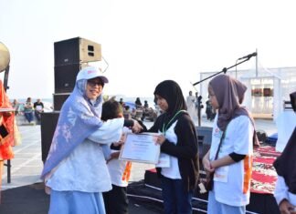 Kementerian Ekraf Pulihkan Trauma Anak Pascabencana di Pariaman Lewat Seni Rupa Kementerian Ekraf Pulihkan Trauma Anak Pascabencana di Pariaman Lewat Seni Rupa