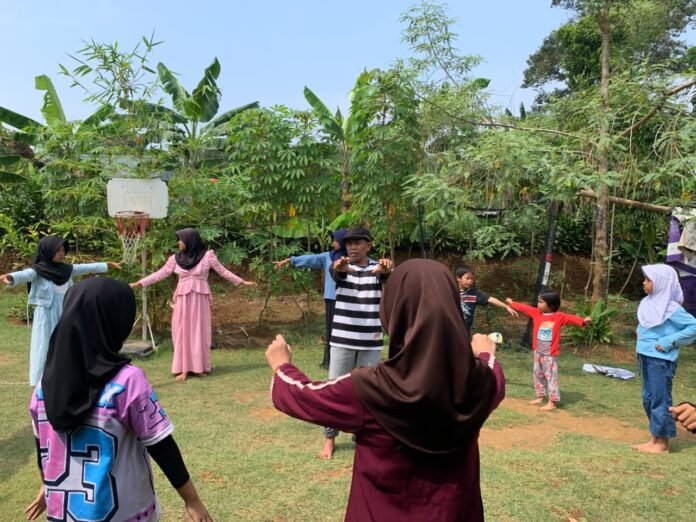 Latihan Perdana Teater Putra Bangsa, Anak-anak Kampung Pasir Angin Belajar Seni dan Keberanian Latihan Perdana Teater Putra Bangsa, Anak-anak Kampung Pasir Angin Belajar Seni dan Keberanian