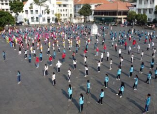 Tari Keroncong Nusantara Digelar Massal di Kota Tua, Dorong Keroncong Mendunia Tari Keroncong Nusantara Digelar Massal di Kota Tua, Dorong Keroncong Mendunia