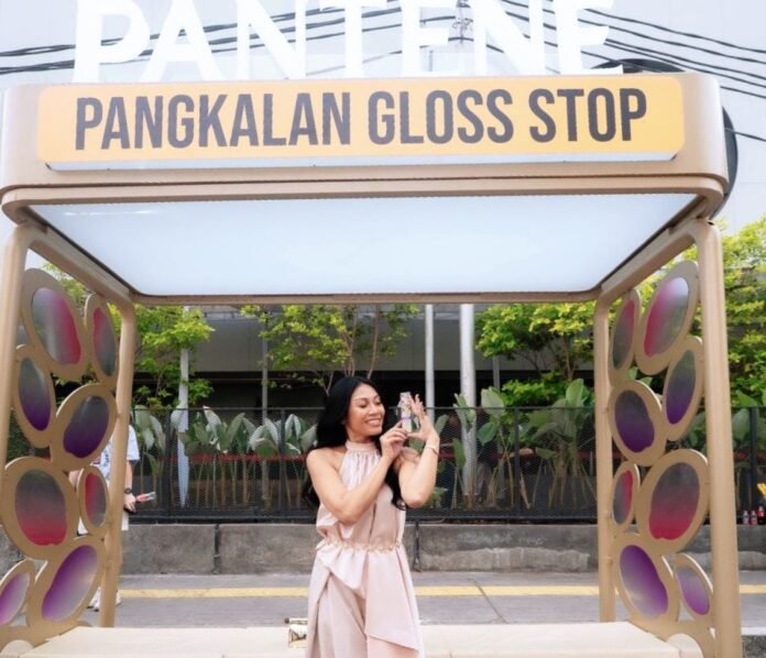 Pantene Hair Gloss Room Hadirkan “Click & Gloss” Experience di Island Girl Pantene Hair Gloss Room Hadirkan “Click & Gloss” Experience di Island Girl
