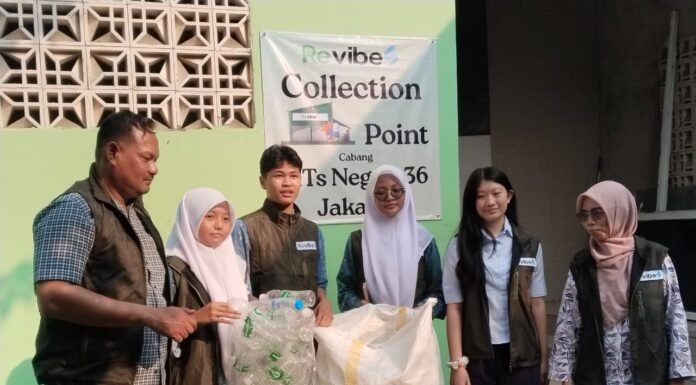 Dari Sekolah ke Industri Daur Ulang, Revibes Kelola Botol Plastik lewat Collection Point Digital Dari Sekolah ke Industri Daur Ulang, Revibes Kelola Botol Plastik lewat Collection Point Digital