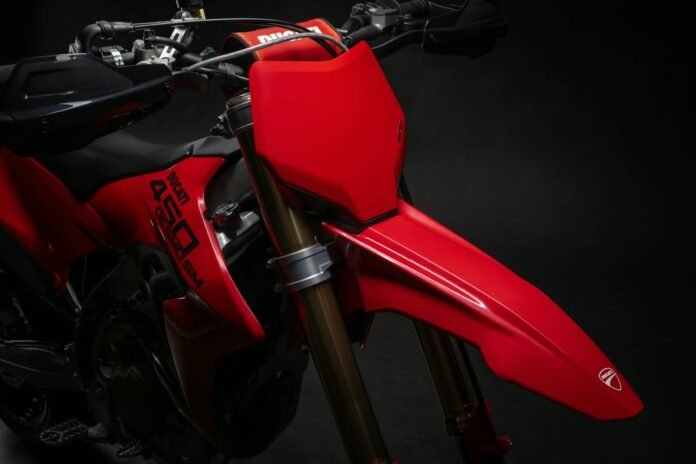 Ducati Desmo450 SM Resmi Diperkenalkan, Supermoto Balap Pertama dari Borgo Panigale